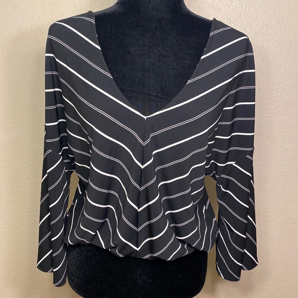 Express Women’s V-Neck Blouse, Black White Stripes, Elastic Waist, 3/4 Sleeve, M